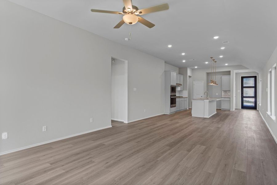 Spacious, unfurnished interior of a new home in Grand Central Park, Conroe (Image 26). Spacious, unfurnished interior of a new home in Grand Central Park, Conroe (Image 26).