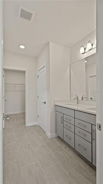 Furnished interior view inside a new home in Willowbrook North, Winter Haven (Image 13).
