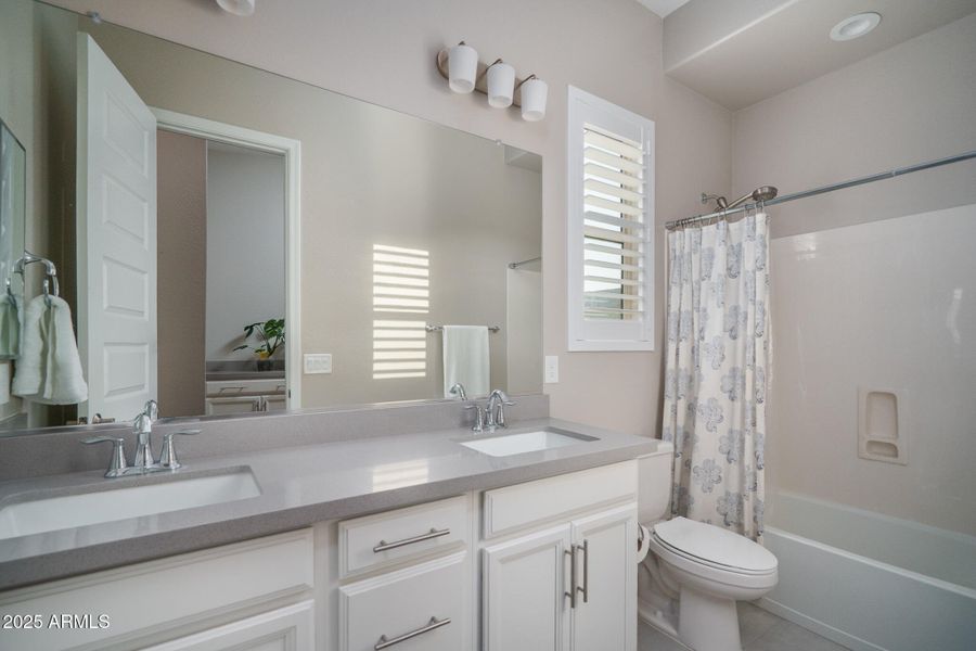 43) BATH 3 43) BATH 3