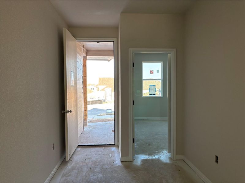 Spacious, unfurnished interior of a new home in Covered Bridge, Hutto (Image 13). Spacious, unfurnished interior of a new home in Covered Bridge, Hutto (Image 13).