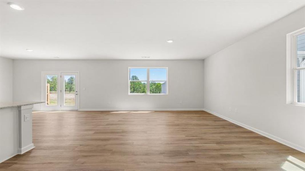 Spacious, unfurnished interior of a new home in Rolling Meadows, Jasper (Image 17).