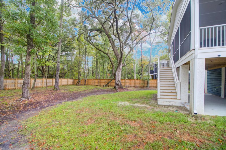 Exterior details and patio area of a home in , Charleston (Image 22).