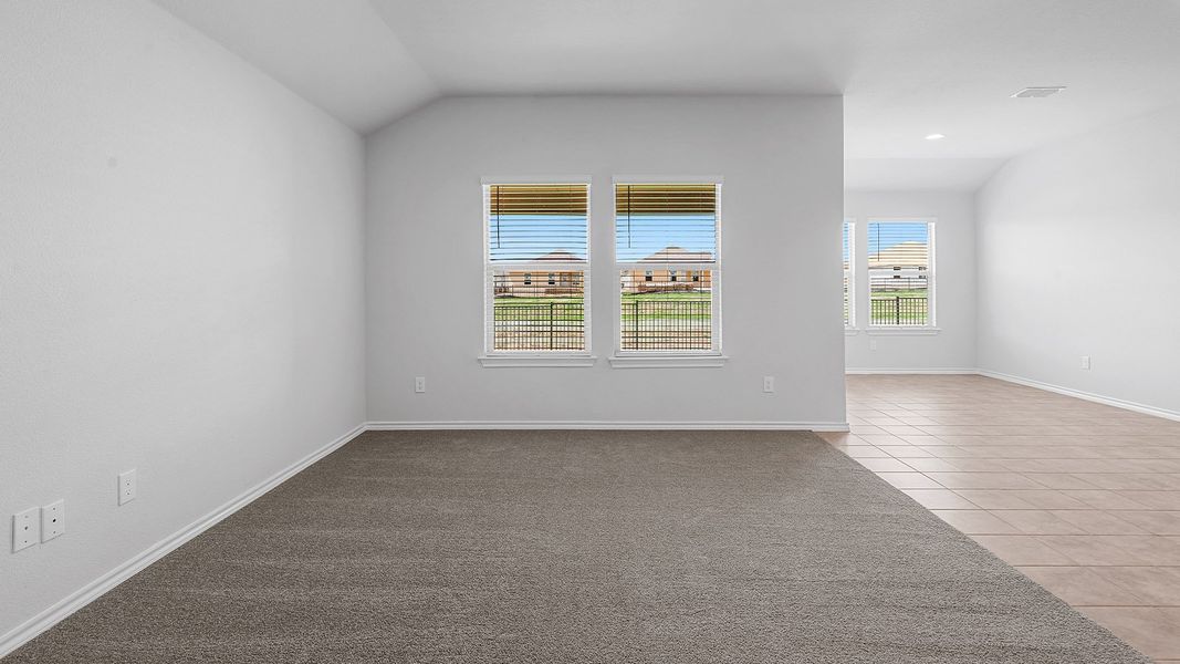 Spacious, unfurnished interior of a new home in Sunnycreek, Fort Worth (Image 18).