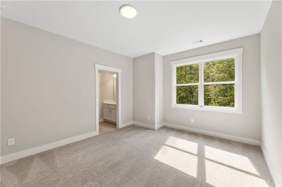 Spacious, unfurnished interior of a new home in Arden on Lanier, Cumming (Image 25).