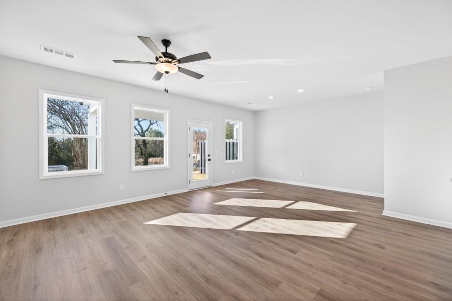 Spacious, unfurnished interior of a new home in , Commerce (Image 20).