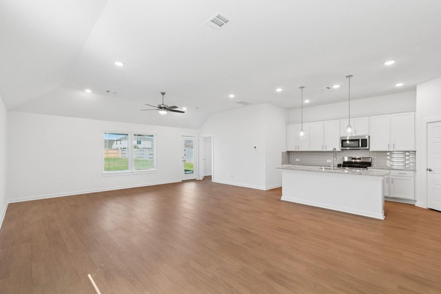 Spacious, unfurnished interior of a new home in Moran Ranch, Willis (Image 8). Spacious, unfurnished interior of a new home in Moran Ranch, Willis (Image 8).