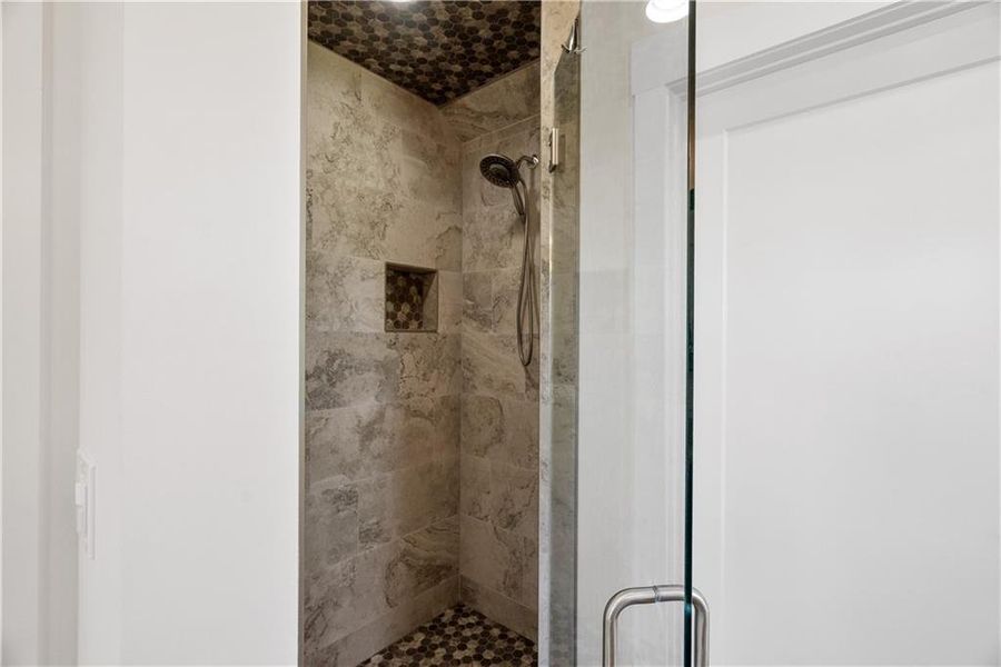 Close-up of interior finishes inside a home in , Resaca (Image 20).