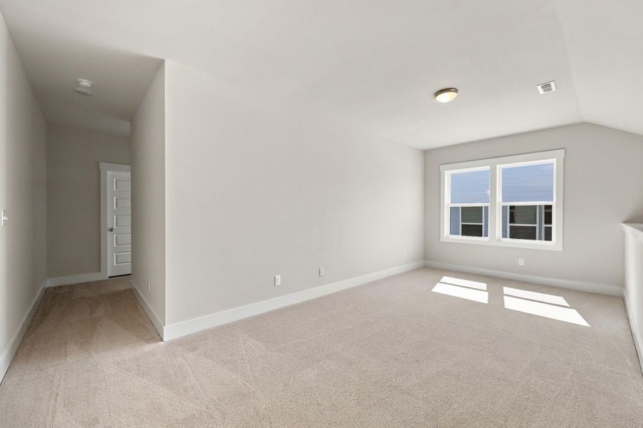 Spacious, unfurnished interior of a new home in Allen Park, Raleigh (Image 22).
