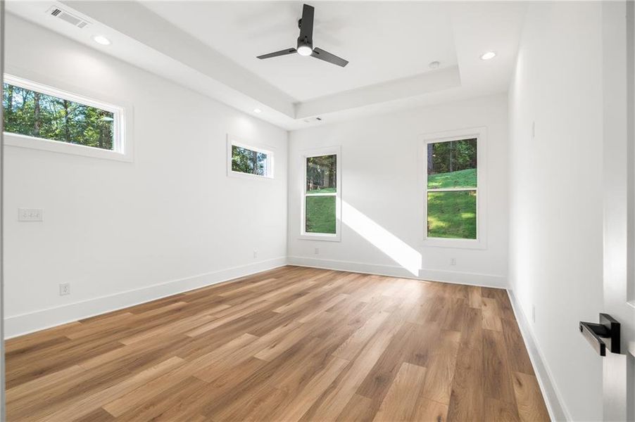 Spacious, unfurnished interior of a new home in , Jefferson (Image 33).