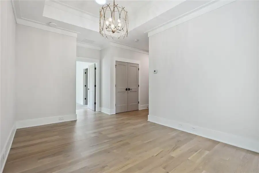 Spacious, unfurnished interior of a new home in , Sandy Springs (Image 13).