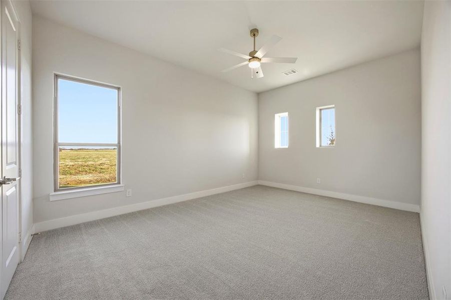 Spacious, unfurnished interior of a new home in Levante - 1 Acre Lots, Waxahachie (Image 30). Spacious, unfurnished interior of a new home in Levante - 1 Acre Lots, Waxahachie (Image 30).