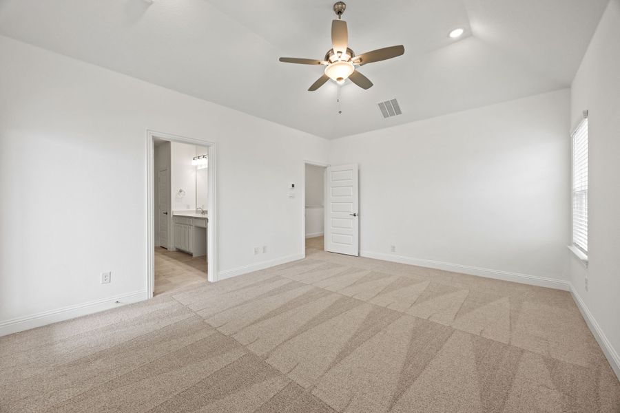 Representative unfurnished interior of a home built from the Kelly by Cambridge Homes in Lake Park, Rowlett (Image 14).