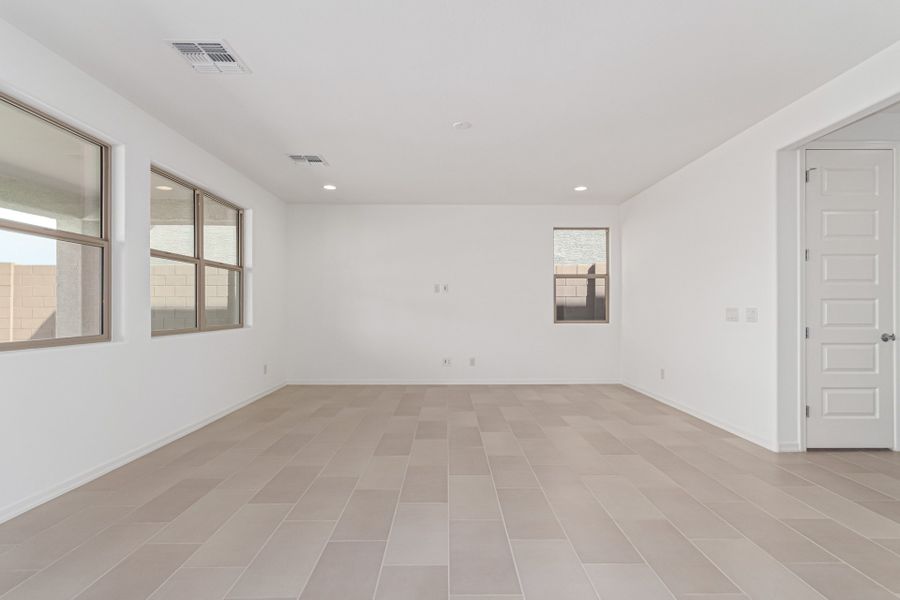 Representative unfurnished interior of a home built from the Glenstone by Taylor Morrison in Lucero Discovery Collection, Goodyear (Image 11).