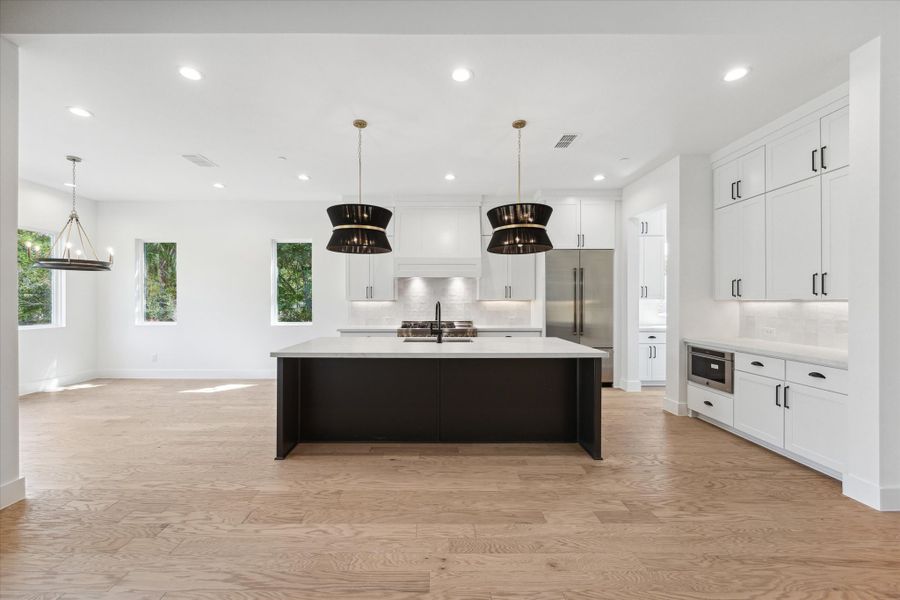 Furnished interior view inside a new home in , Bellaire (Image 11).