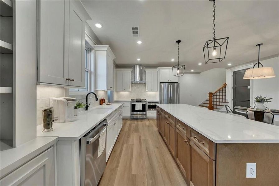 Furnished interior view inside a new home in , Jasper (Image 20).