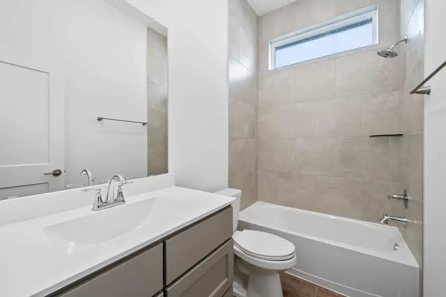 Furnished interior view inside a new home in Wood Leaf Reserve, Tomball (Image 7). Furnished interior view inside a new home in Wood Leaf Reserve, Tomball (Image 7).