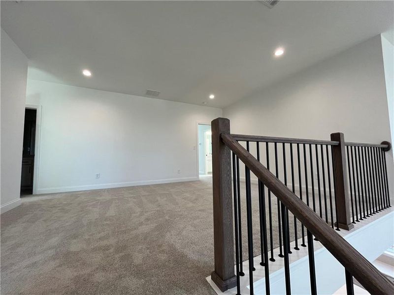 Spacious, unfurnished interior of a new home in East Harbor II at Chestatee, Dawsonville (Image 24).