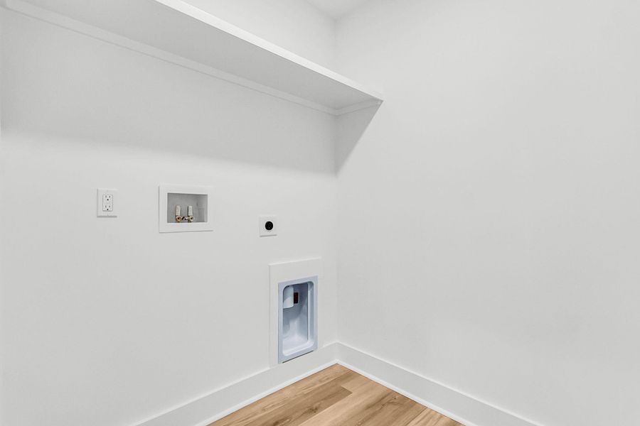 Spacious, unfurnished interior of a new home in , North Charleston (Image 20).
