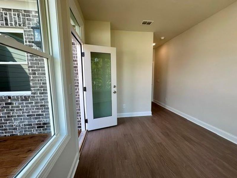 Spacious, unfurnished interior of a new home in Ward's Crossing Townhomes, Johns Creek (Image 16). Spacious, unfurnished interior of a new home in Ward's Crossing Townhomes, Johns Creek (Image 16).