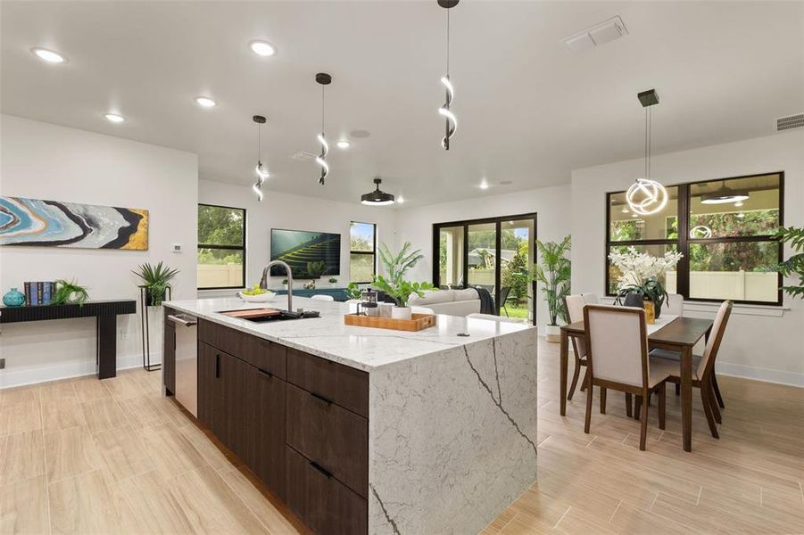 Furnished interior view inside a new home in , Orlando (Image 7).