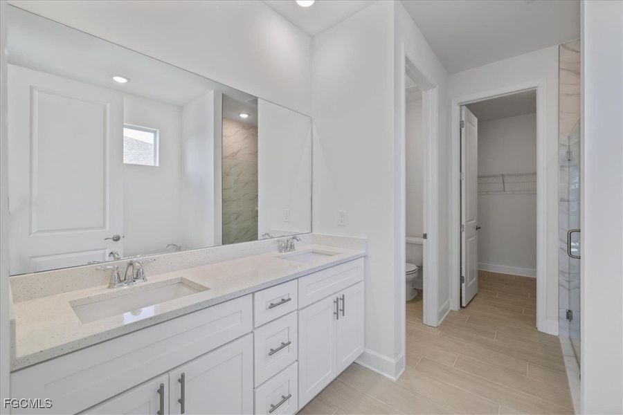 Furnished interior view inside a new home in Cape Coral, Cape Coral (Image 9).