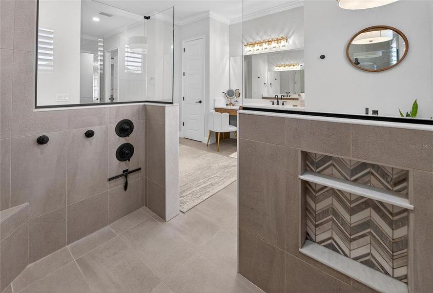 Furnished interior view inside a new home in , Bartow (Image 63).