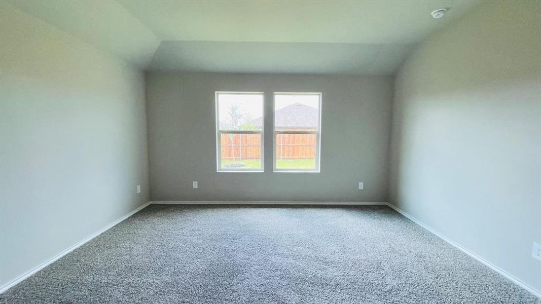 Spacious, unfurnished interior of a new home in Sunnycreek, Fort Worth (Image 12).