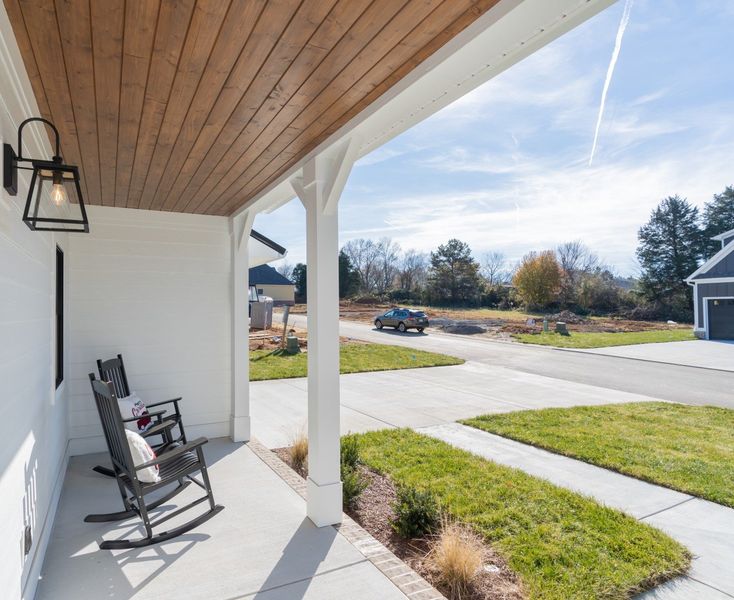 Representative exterior details of a home built from the Autumnbrook A by Riverstone Construction, LLC in Pine Ridge, Soddy-Daisy (Image 3).