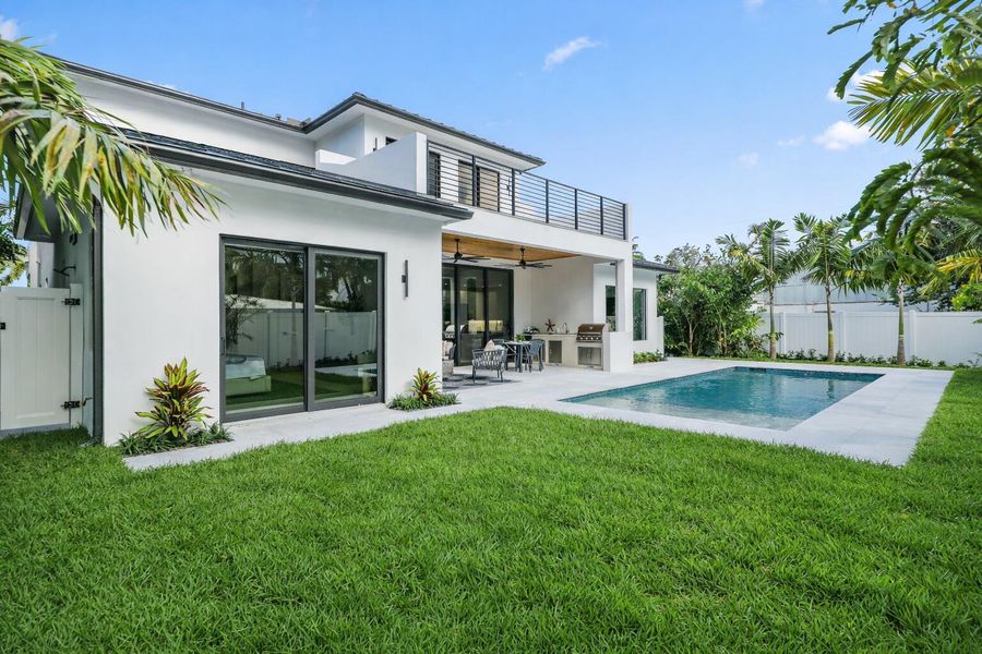 Modern tropical home with pool