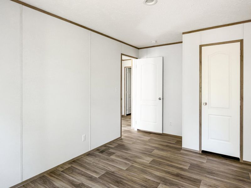 Spacious, unfurnished interior of a new home in , Walterboro (Image 25).