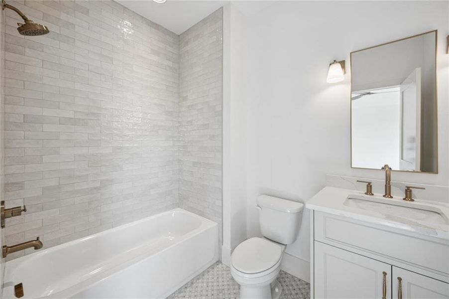 Furnished interior view inside a new home in , Bogart (Image 5).