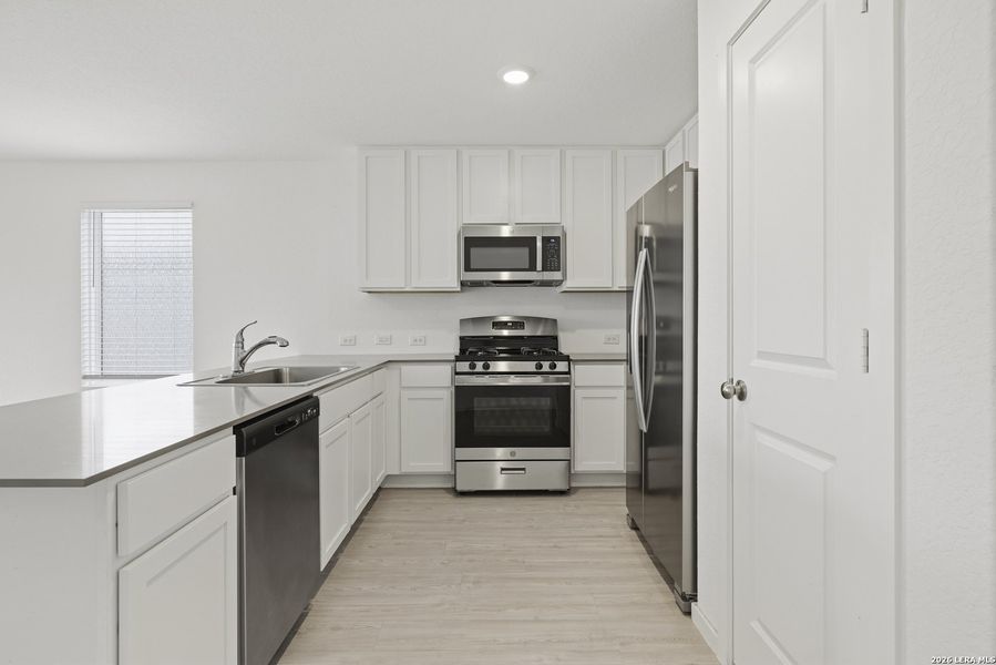 Furnished interior view inside a new home in Friendship Oaks, Fredericksburg (Image 7).