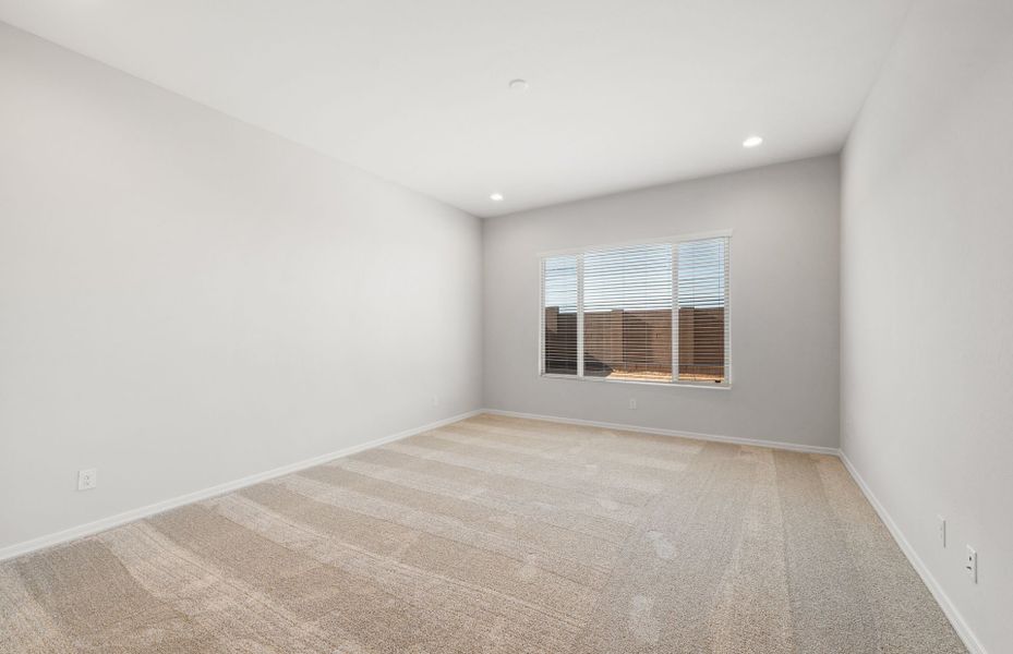 Spacious, unfurnished interior of a new home in Visara, Surprise (Image 29).
