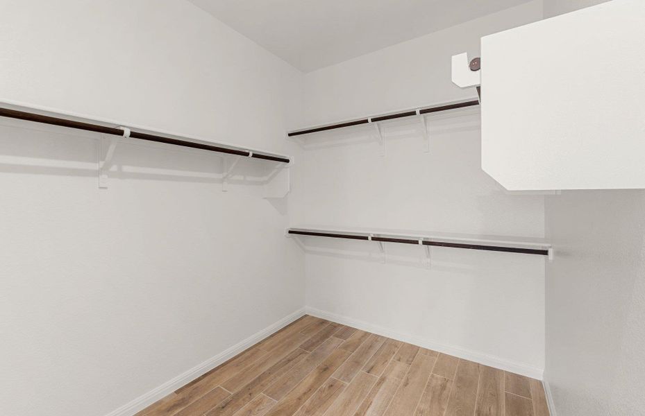 Spacious, unfurnished interior of a new home in Crescent Bluff, Georgetown (Image 18).