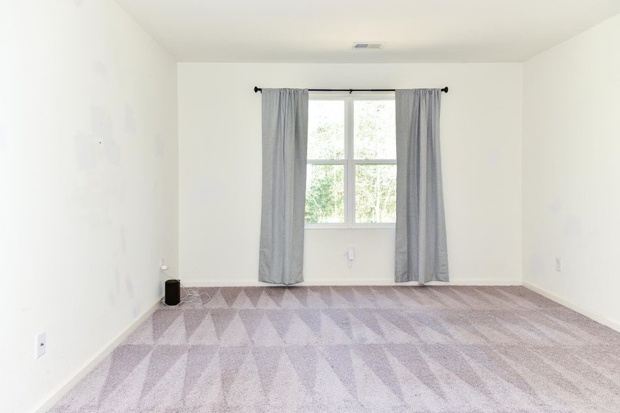 Spacious, unfurnished interior of a new home in , Summerville (Image 21).