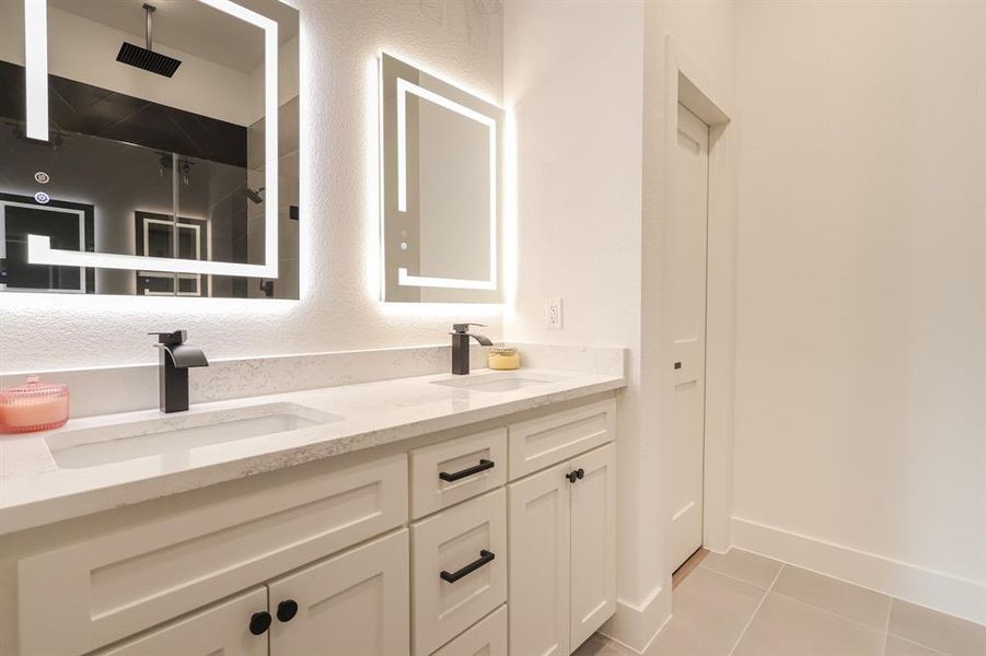 Furnished interior view inside a new home in , Fort Worth (Image 4). Furnished interior view inside a new home in , Fort Worth (Image 4).