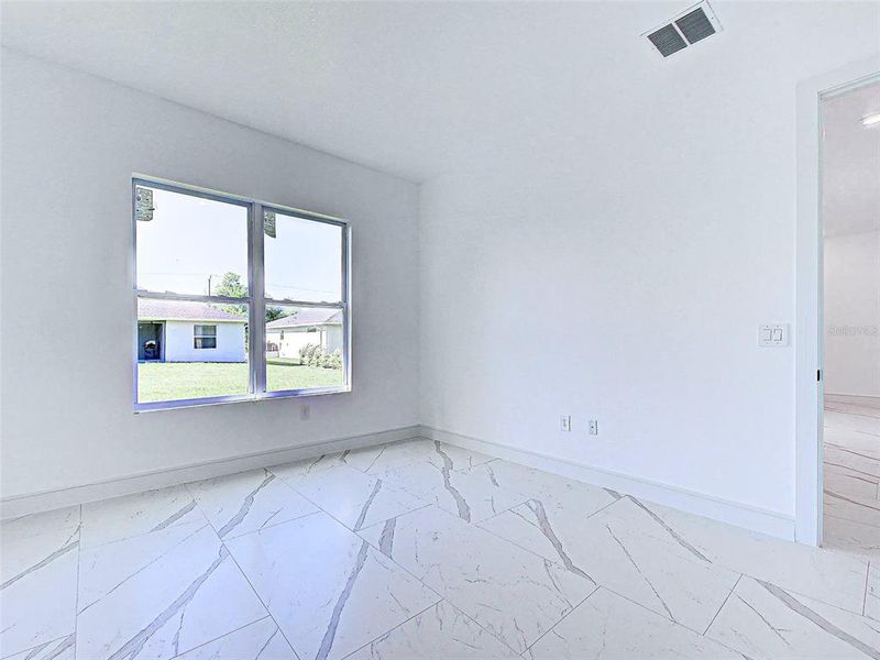 Spacious, unfurnished interior of a new home in , Rotonda West (Image 20).