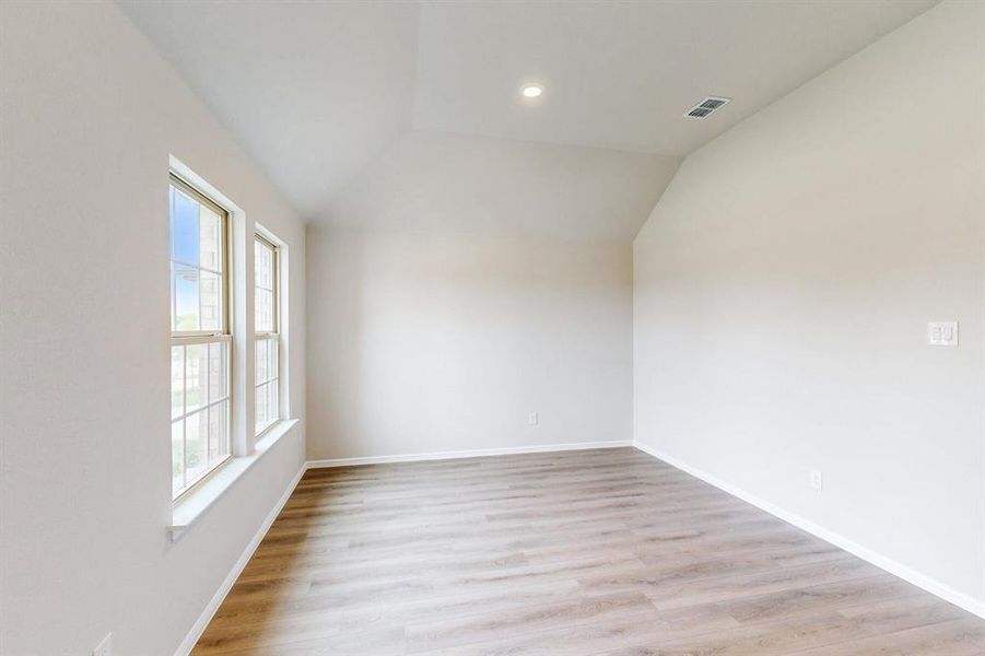 Spacious, unfurnished interior of a new home in Kings Way, Denton (Image 9).