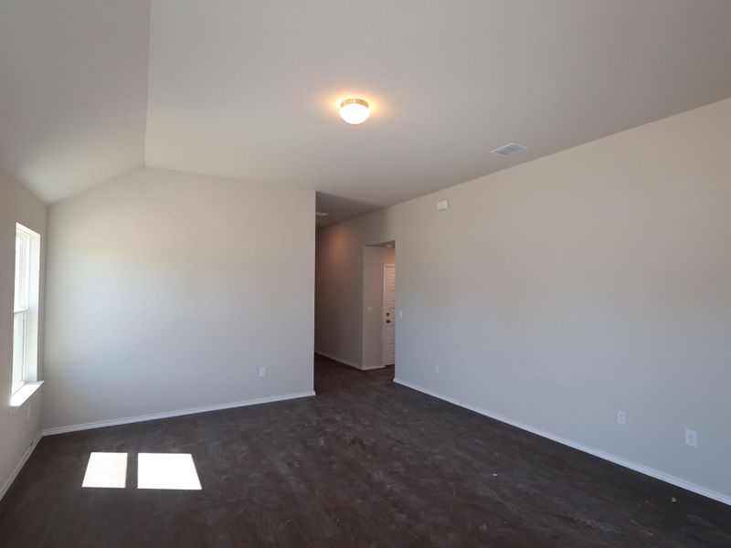 Spacious, unfurnished interior of a new home in Cascades at Onion Creek, Austin (Image 7).