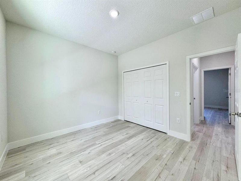 Spacious, unfurnished interior of a new home in , Citrus Springs (Image 22).