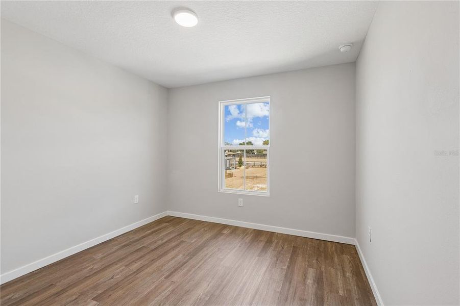 Spacious, unfurnished interior of a new home in Sabana Reserve, Ocala (Image 13).