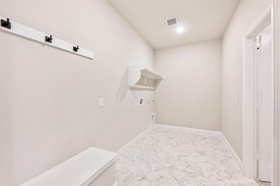 Spacious, unfurnished interior of a new home in Devonshire, Forney (Image 28).