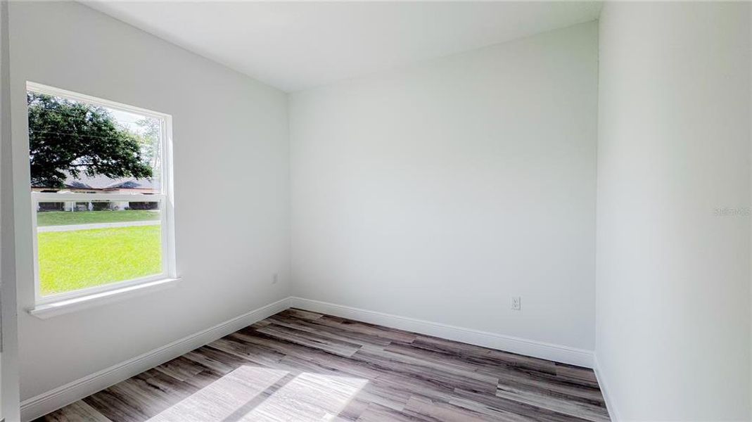 Spacious, unfurnished interior of a new home in , Ocala (Image 13).
