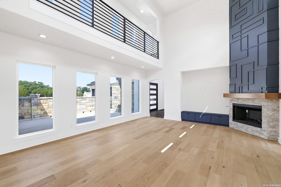 Spacious, unfurnished interior of a new home in , New Braunfels (Image 23).