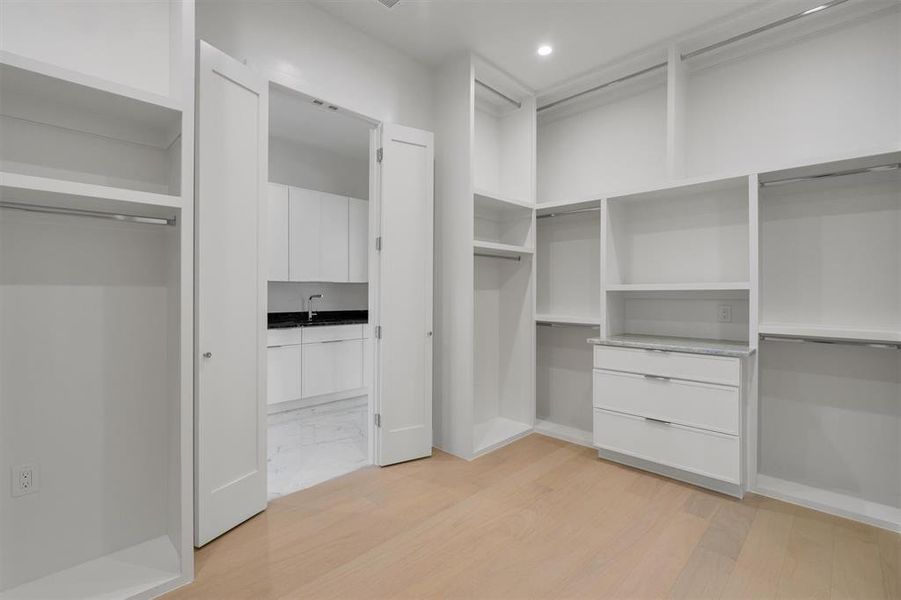 Spacious, unfurnished interior of a new home in , Dallas (Image 21).