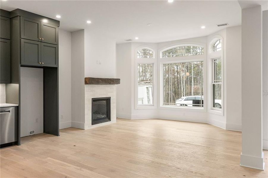 Spacious, unfurnished interior of a new home in , Chattahoochee Hills (Image 13).