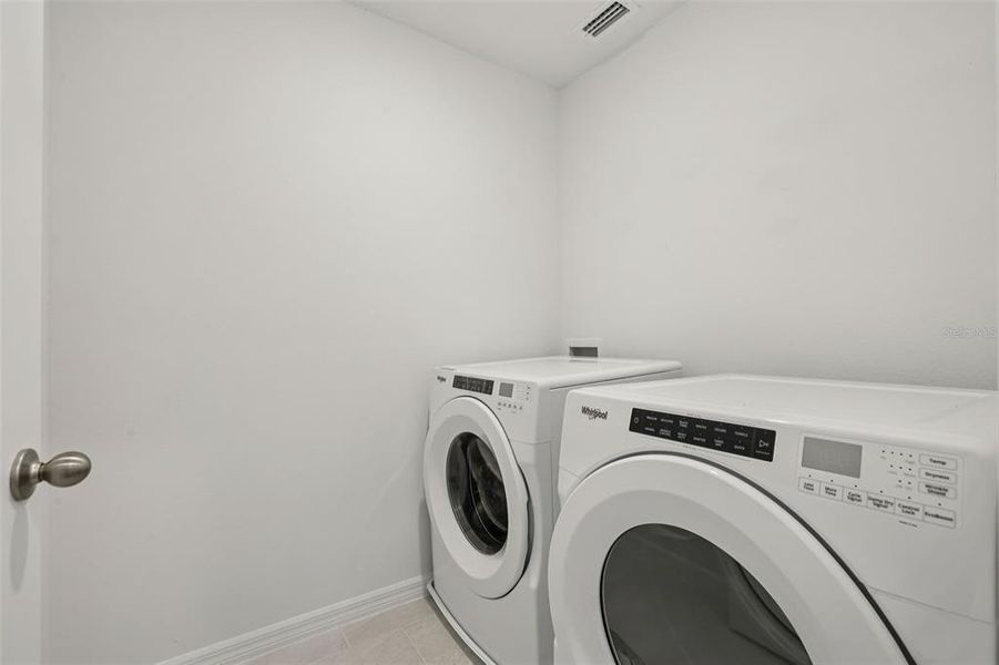 Close-up of interior finishes inside a home in Bradford Park, Ormond Beach (Image 13).