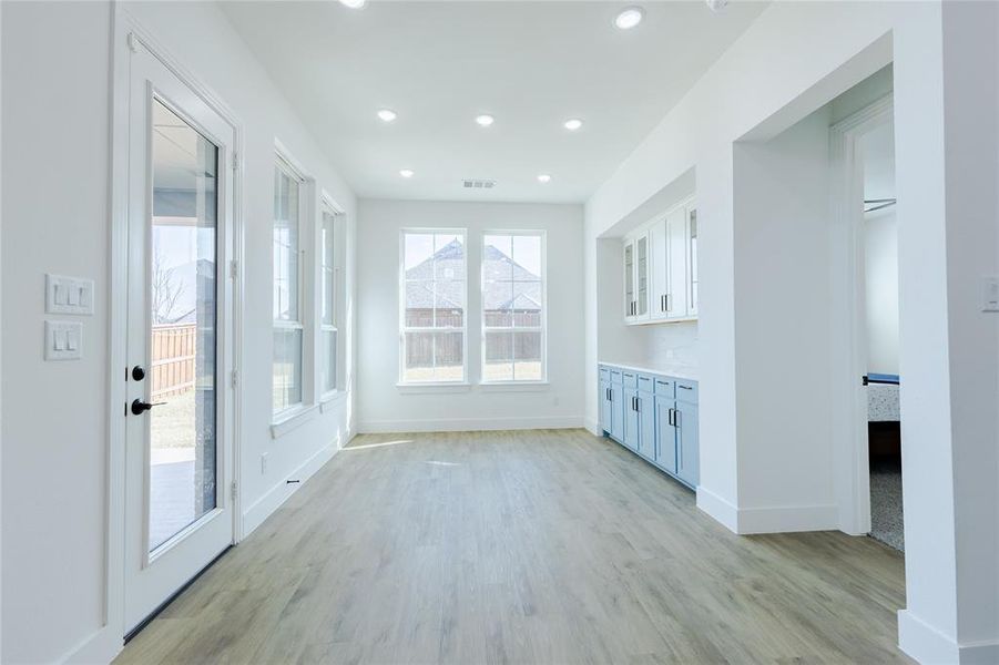 Spacious, unfurnished interior of a new home in , Aubrey (Image 32).