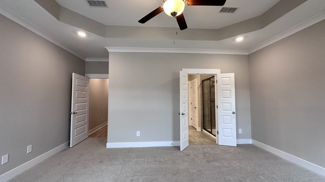 Spacious, unfurnished interior of a new home in Veterans Cove, Murfreesboro (Image 44).