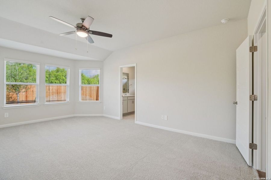 Spacious, unfurnished interior of a new home in Sagebrooke - Premier Series, San Antonio (Image 20).